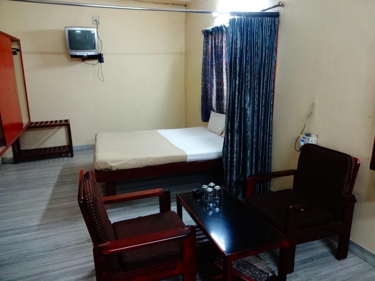 Sri Sai Residency Hotel Tirupati Exterior photo
