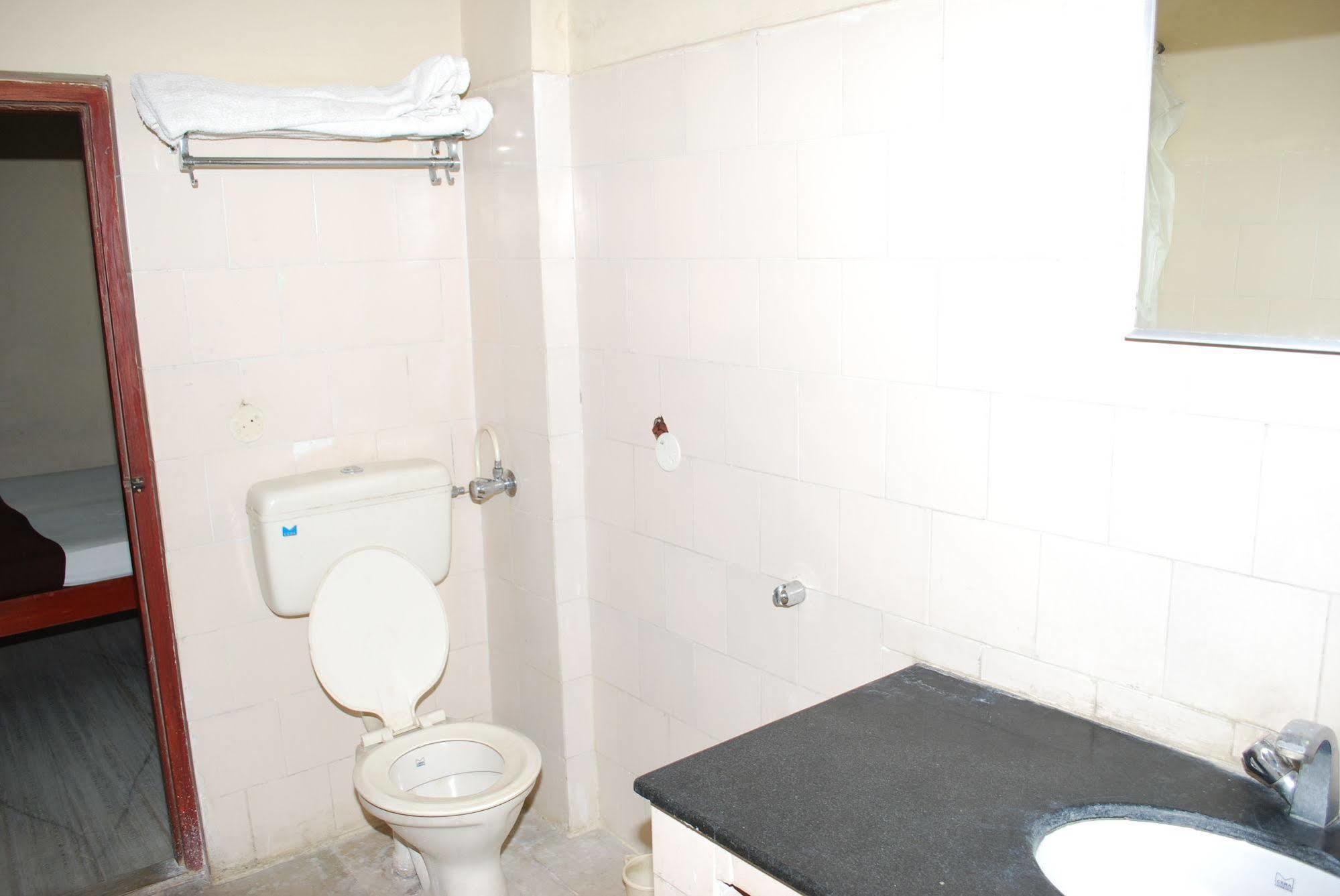 Sri Sai Residency Hotel Tirupati Exterior photo